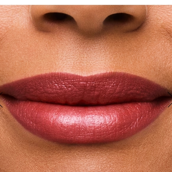 Pure ColorHi-Lustre Lipstick. - Picture 3 of 3